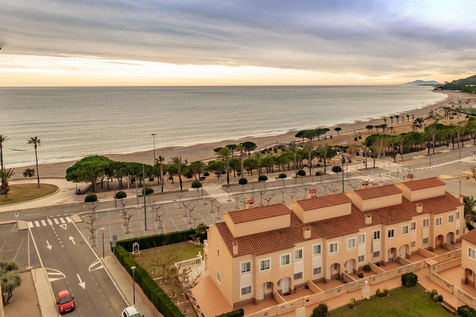 Con Terraza, Vistas Playa Y Montana Appartamento