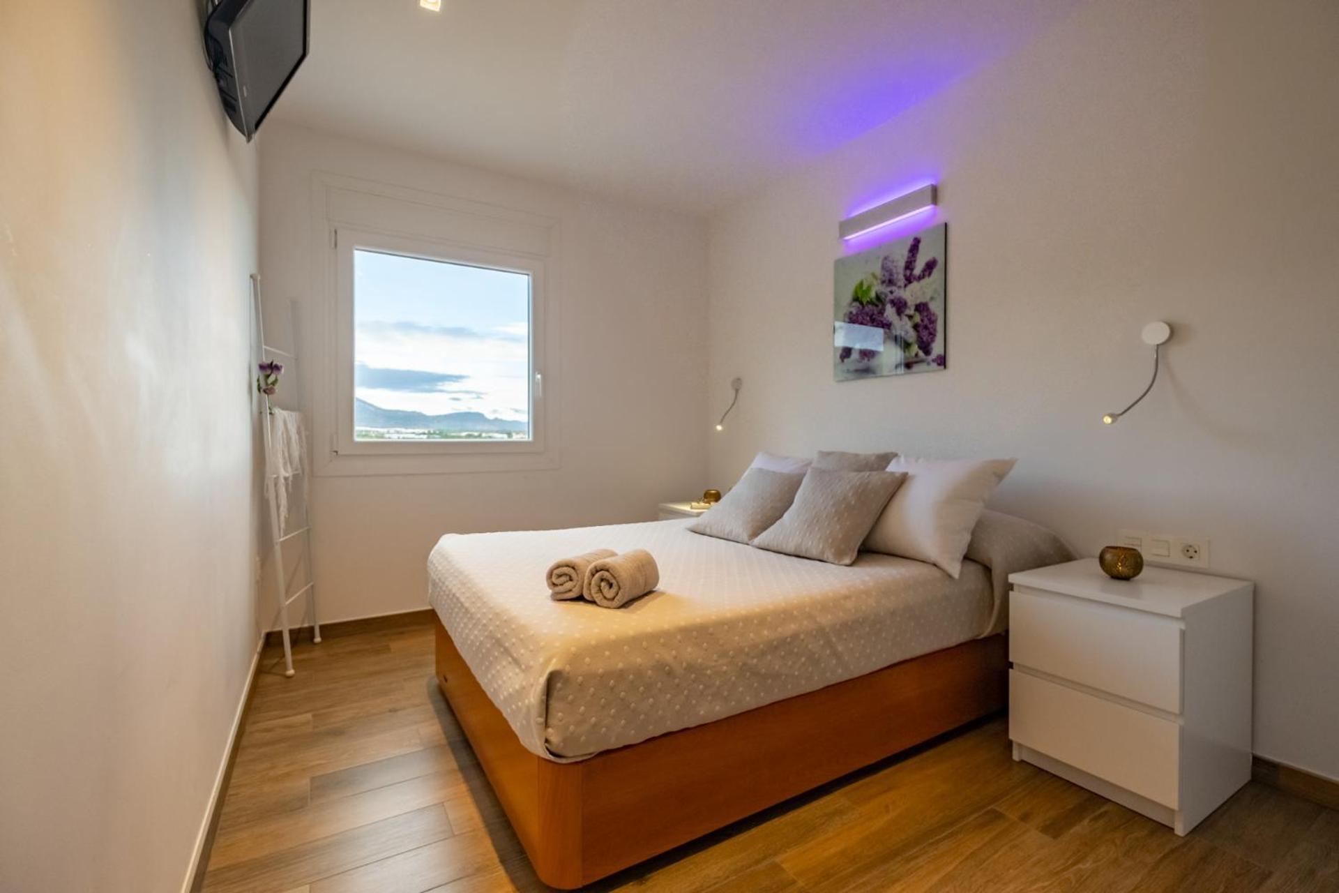 Apartament Con Terraza, Vistas Playa Y Montana