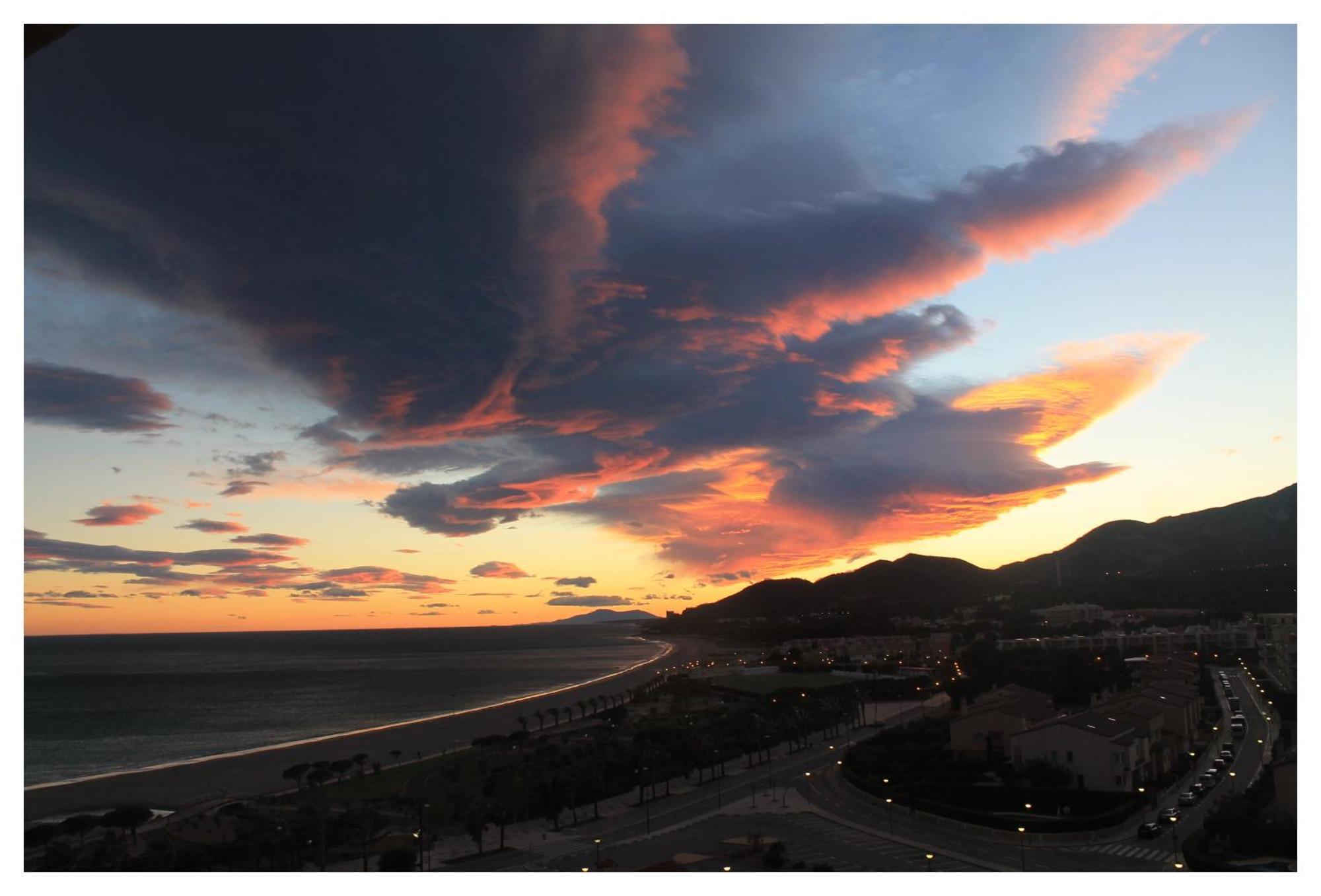Appartamento Con Terraza, Vistas Playa Y Montana